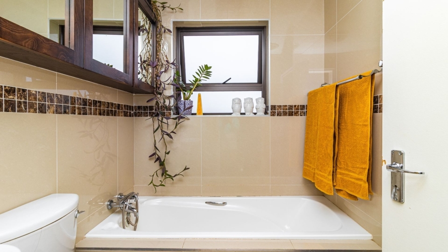 3 Bedroom Property for Sale in Parklands Western Cape